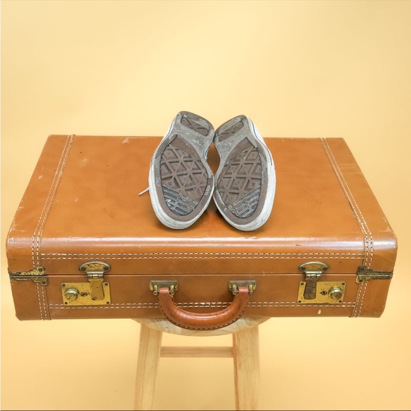 White Converse Lowtop Sneakers with Red Trim - Picture 4 of 4